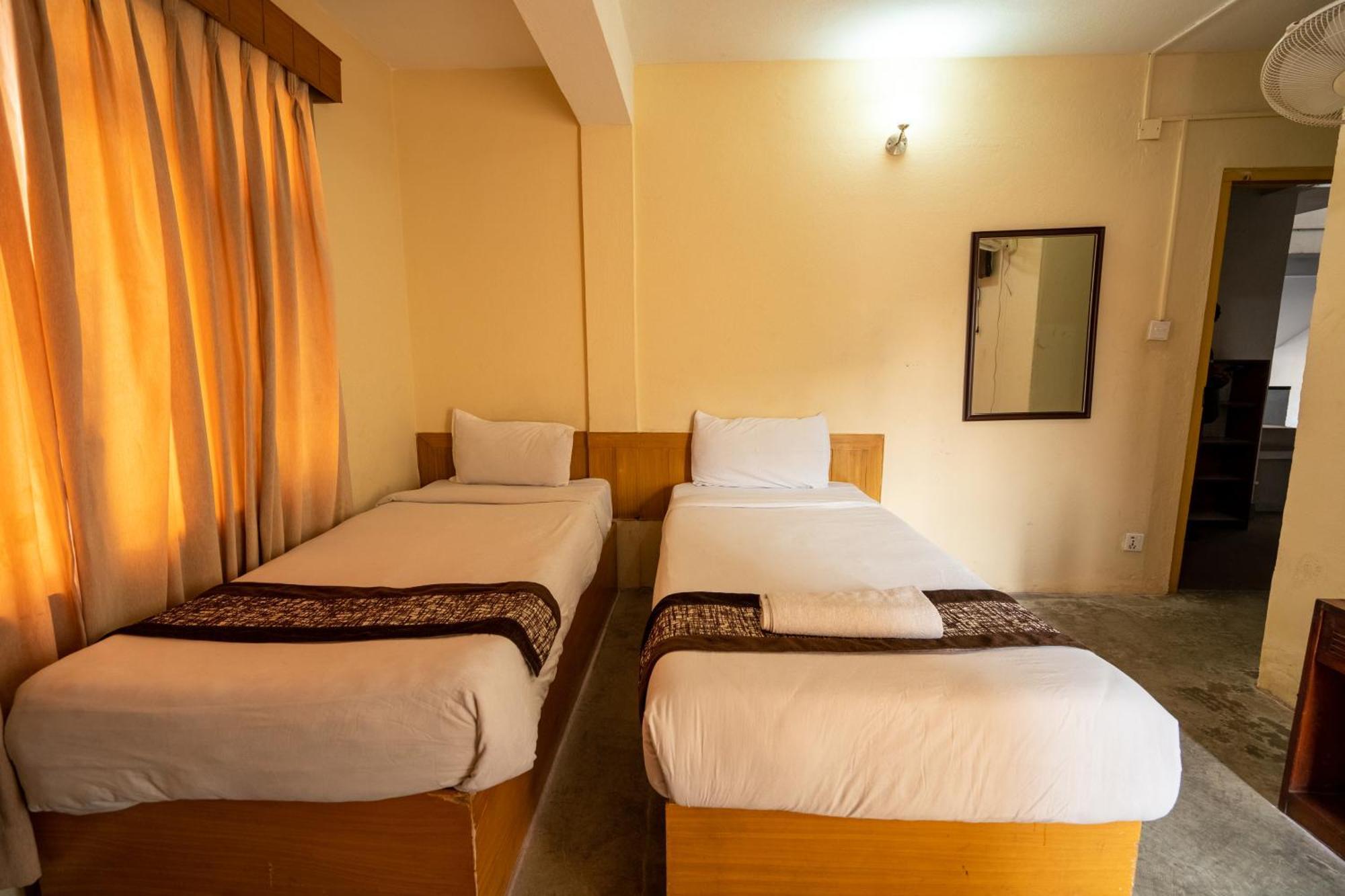Hotel Nana Kathmandu Exteriör bild
